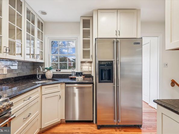 941 N Mckinley Road, Arlington VA 22205