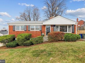 941 N Mckinley Road, Arlington VA 22205