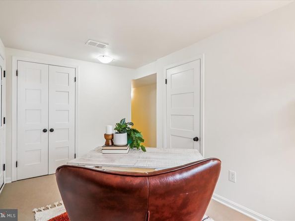 941 N Mckinley Road, Arlington VA 22205