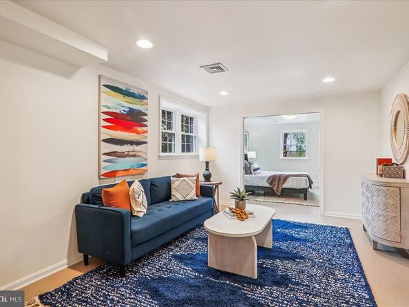 941 N Mckinley Road, Arlington VA 22205