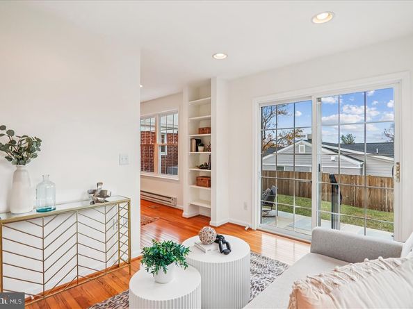 941 N Mckinley Road, Arlington VA 22205