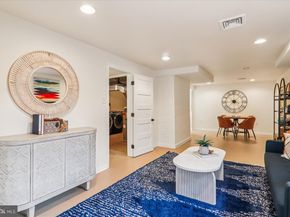 941 N Mckinley Road, Arlington VA 22205