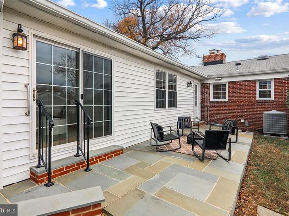 941 N Mckinley Road, Arlington VA 22205