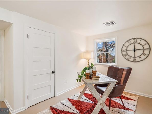 941 N Mckinley Road, Arlington VA 22205