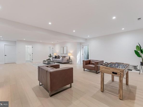 3215 Cofer Road, Falls Church VA 22042