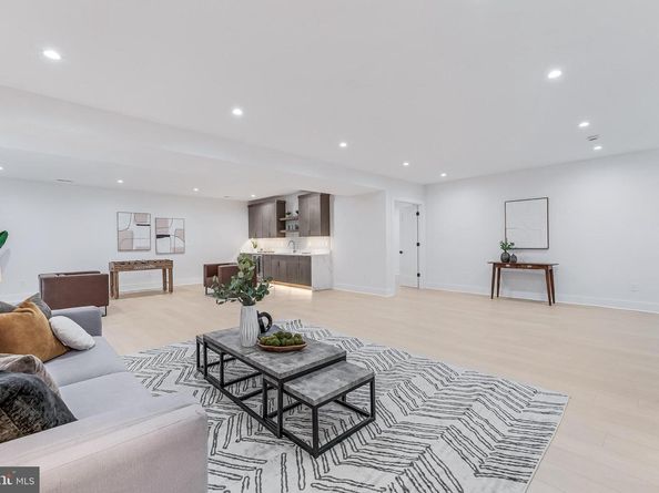 3215 Cofer Road, Falls Church VA 22042