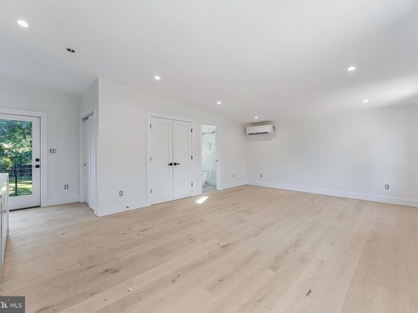 3215 Cofer Road, Falls Church VA 22042