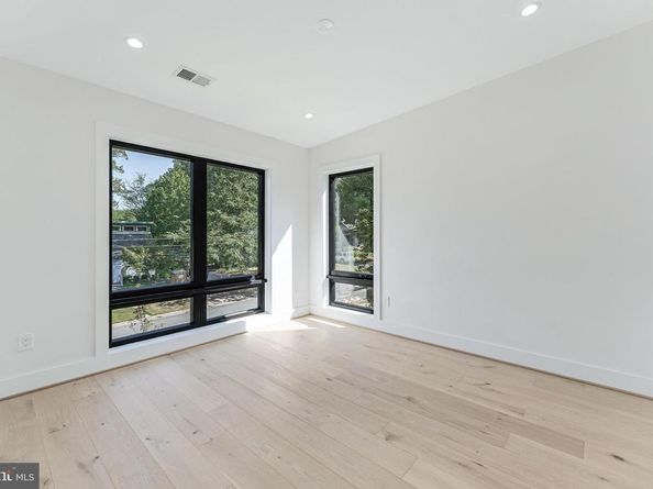 3215 Cofer Road, Falls Church VA 22042