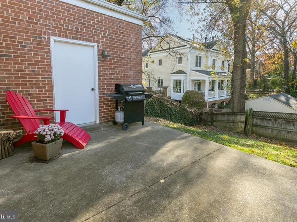 1104 Tuckahoe Lane, Alexandria VA 22302