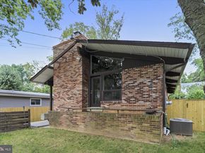 5511 Huntington Parkway, Bethesda MD 20814