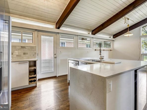 5511 Huntington Parkway, Bethesda MD 20814