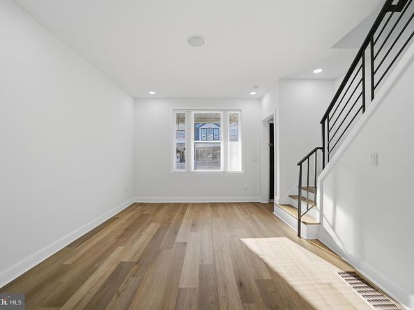 1829 E Airdrie Street, Philadelphia PA 19124