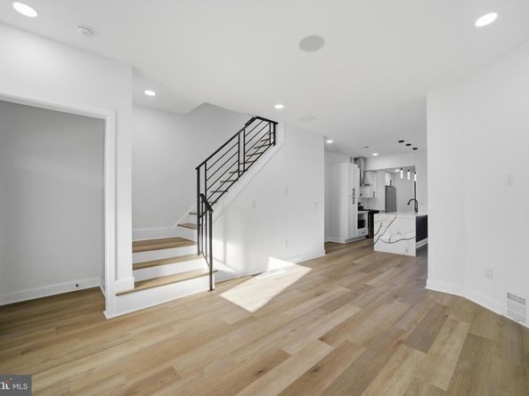 1829 E Airdrie Street, Philadelphia PA 19124