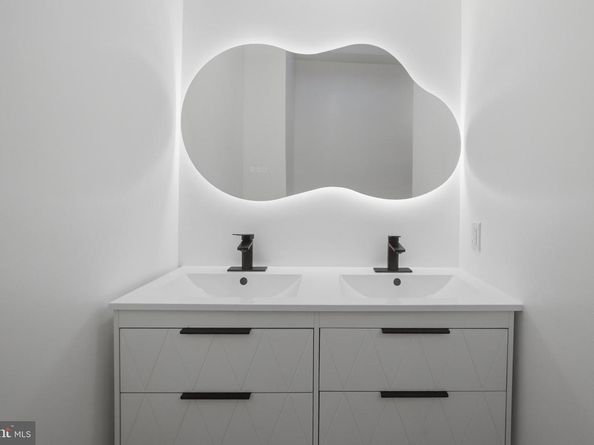 1829 E Airdrie Street, Philadelphia PA 19124