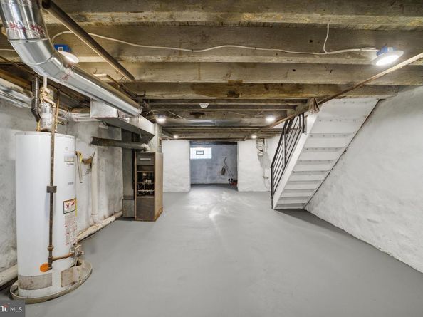 1829 E Airdrie Street, Philadelphia PA 19124