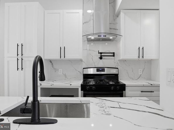 1829 E Airdrie Street, Philadelphia PA 19124