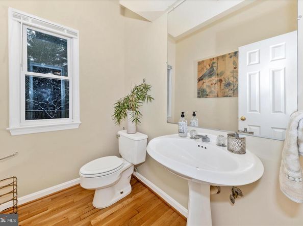 10120 Snowhill, Potomac MD 20854