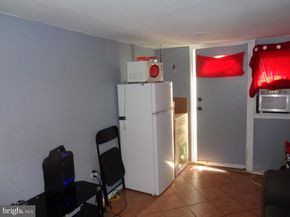 728 W Erie Avenue, Philadelphia PA 19140