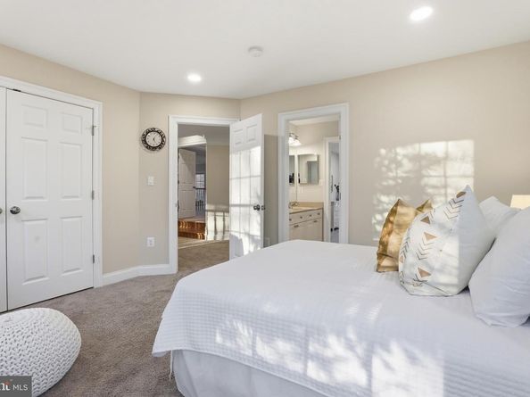 7931 Lakenheath Way, Potomac MD 20854