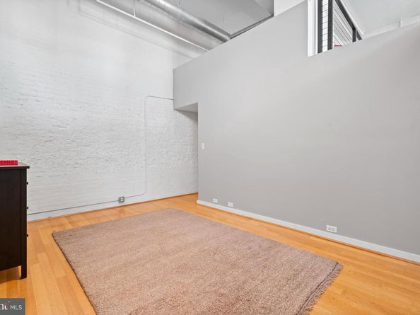 440 12TH Street NE 210, Washington DC 20002