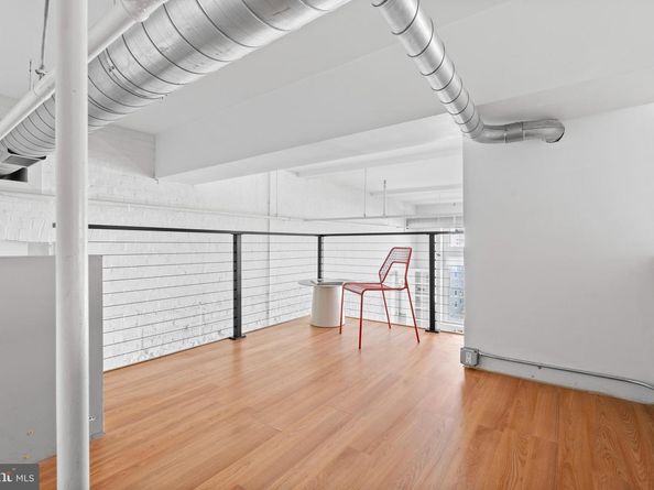 440 12TH Street NE 210, Washington DC 20002