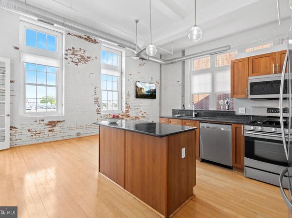 440 12TH Street NE 210, Washington DC 20002