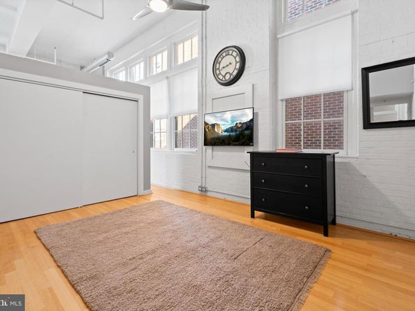 440 12TH Street NE 210, Washington DC 20002