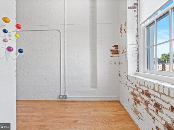 440 12TH Street NE 210, Washington DC 20002