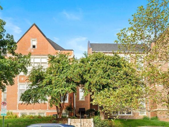 440 12TH Street NE 210, Washington DC 20002