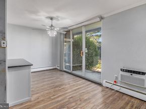 100 E Glenolden Avenue R9, Glenolden PA 19036