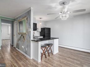 100 E Glenolden Avenue R9, Glenolden PA 19036