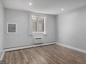 100 E Glenolden Avenue R9, Glenolden PA 19036