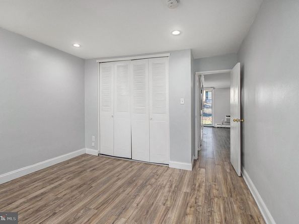 100 E Glenolden Avenue R9, Glenolden PA 19036