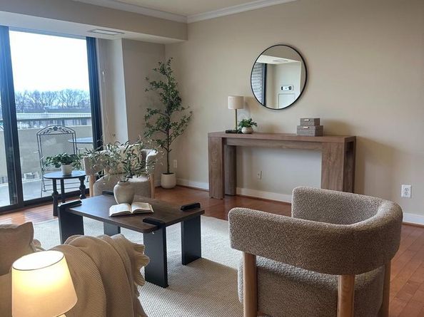 1800 Old Meadow Road 1720, Mclean VA 22102