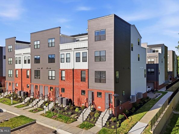 919 Riverplace Drive, Conshohocken PA 19428