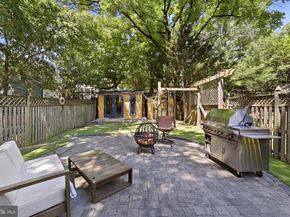 1902 N Nelson Street N, Arlington VA 22207