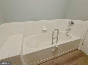 65 Freedom Lane, Bensalem PA 19020