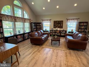 65 Freedom Lane, Bensalem PA 19020