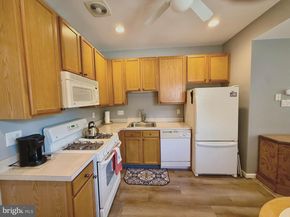65 Freedom Lane, Bensalem PA 19020