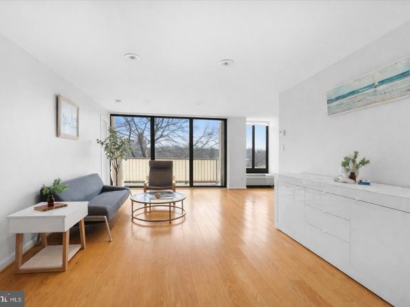 1510 12TH Street N 303, Arlington VA 22209
