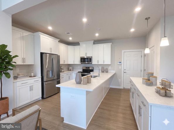 13502 Sayward Boulevard 91, Herndon VA 20171