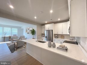 13502 Sayward Boulevard 91, Herndon VA 20171
