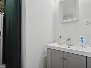 125 W Susquehanna Avenue, Philadelphia PA 19122