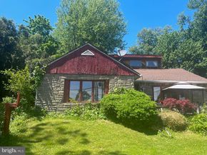1312 Frosty Hollow Road, Levittown PA 19056
