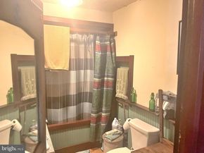 1312 Frosty Hollow Road, Levittown PA 19056