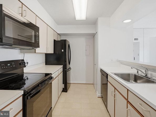 2111 Wisconsin Avenue NW 524, Washington DC 20007