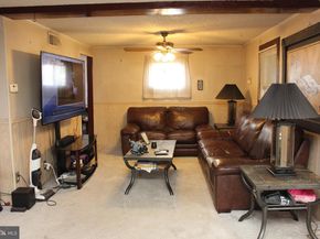 739 Westwood Lane, Aldan PA 19018