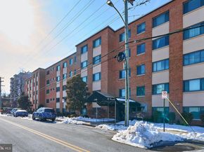 1300 S Arlington Ridge Road 504, Arlington VA 22202