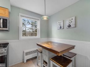 2051 N Woodstock Street 201, Arlington VA 22207