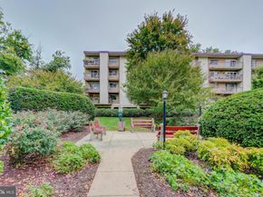 7400 Lakeview Drive 405, Bethesda MD 20817
